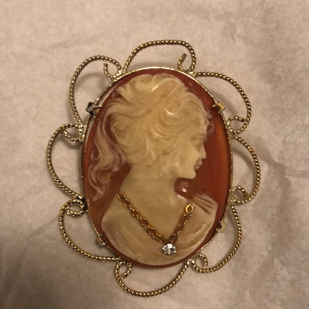 Beautiful Vintage 1960s Brooch